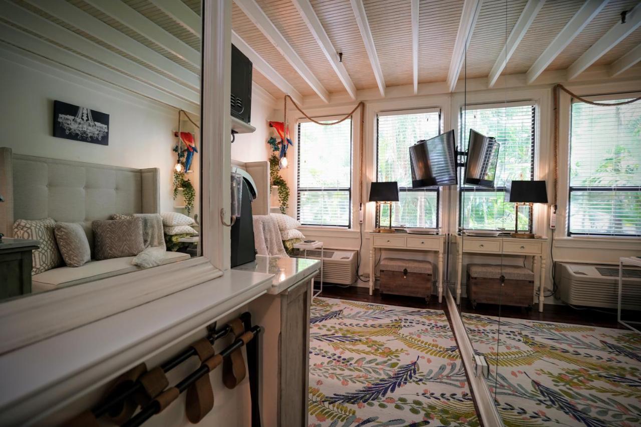 Palm Beach Hotel Petite Retreat 2 Blocks To Beach!! Historic Landmark Екстериор снимка